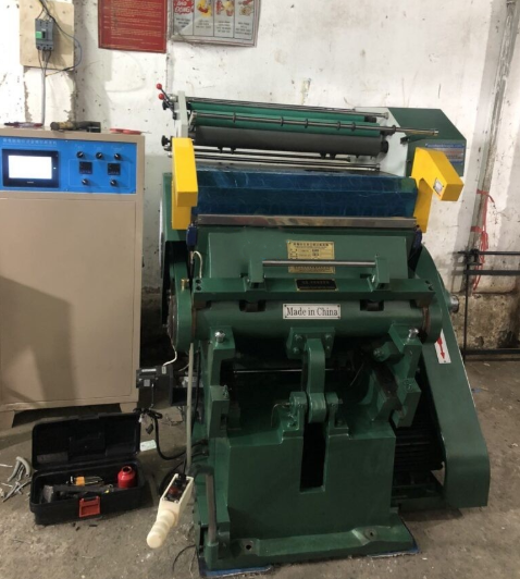 Máy bế ép nhũ (Bế ép kim) TYMB-1100