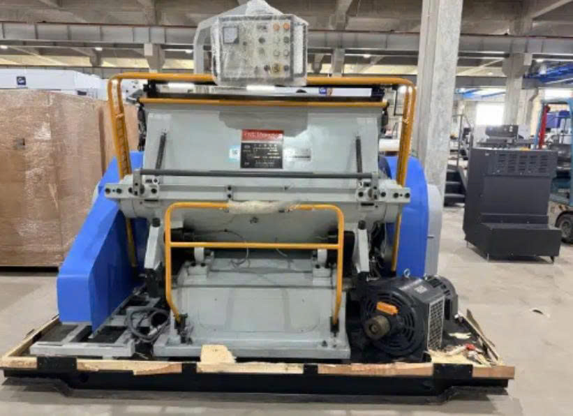 Máy bế ZHHJ-1040