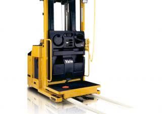 Xe nâng điện Yale SS030BF
