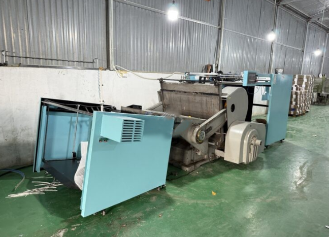 Tay đặt sản phẩm máy bế giấy FA-1300M4 - ảnh 1