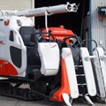 Máy gặt lúa mini lấy rơm Kubota ER323