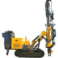 Máy khoan đá DTH với động cơ 70/74 Kw JC900