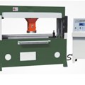 Máy cắt cao su nội thất ô tô