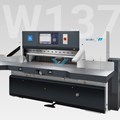 Máy cắt xén giấy GW137P