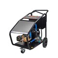 Máy phun nước áp lực cao BF2250 500 bar để loại bỏ rỉ sét trên boong tàu 
