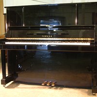 Piano Yamaha YUX