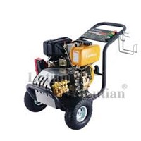 Máy rửa xe cao áp chạy bằng xăng Lutian 18G30-13 (13 hp)