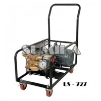 Máy rửa xe dây đai Sumika LS 727