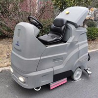 Máy chà sàn công nghiệp ngồi lái Kumisai KMS 245