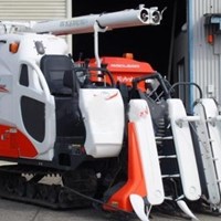 Máy gặt lúa mini lấy rơm Kubota ER323