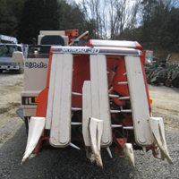 Máy gặt đập liên hợp KUBOTA R1-30