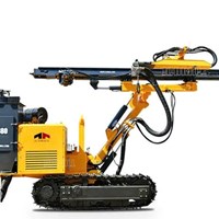 Máy khoan nổ đá DTH gắn bánh xích động cơ 70Kw Yuchai JC880