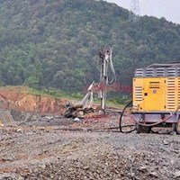 Máy nén khí trục vít di động Atlas Copco XRHS1096