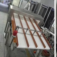 Máy dò kim loại thực phẩm có thể điều chỉnh độ chính xác cao dành cho phô mai 