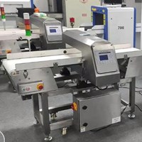 Máy dò kim loại thực phẩm tự động độ nhạy cao dành cho cửa hàng thức ăn nhanh 