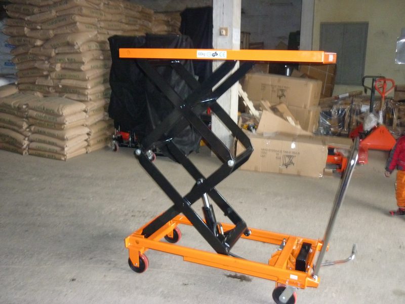 Xe nâng mặt bàn TT680