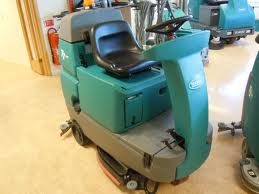 Máy đánh sàn liên hợp Tennant T7–80cm