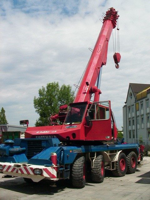 Xe cẩu thủy lực Gottwald AMK 56-42