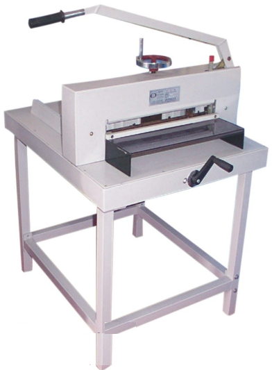 Máy cắt giấy bằng tay 470F