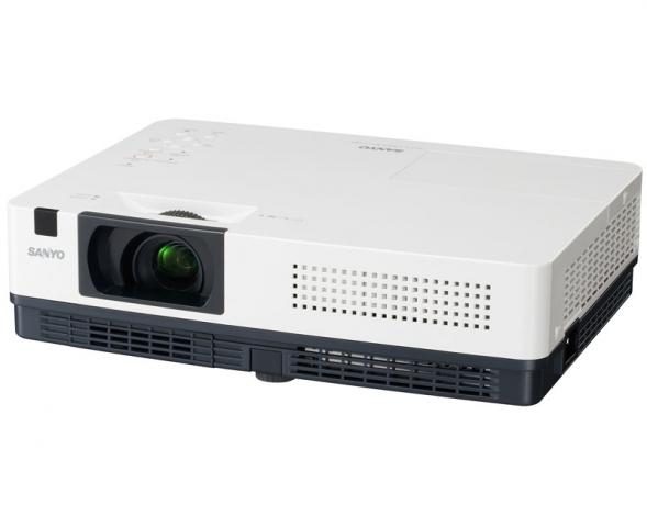 Máy chiếu Sanyo PLC-XR301