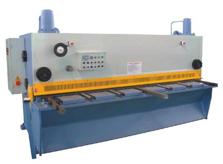 Máy cắt tôn thủy lực QC11Y-8x3200