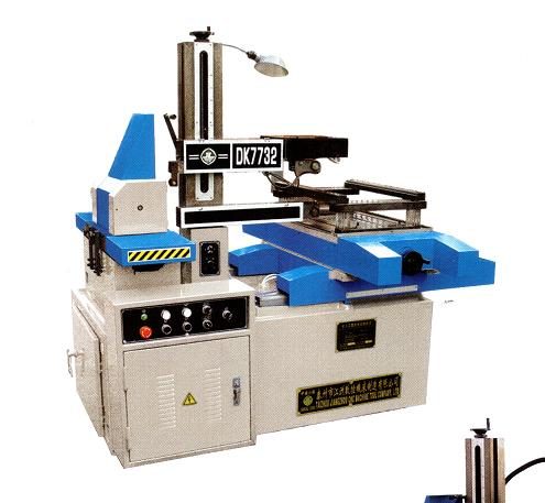 Máy cắt dây DK77120
