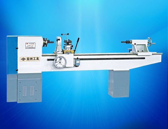 Máy tiện gỗ theo mẫu MCF3024