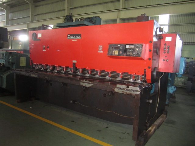 Máy cắt AMADA H3013