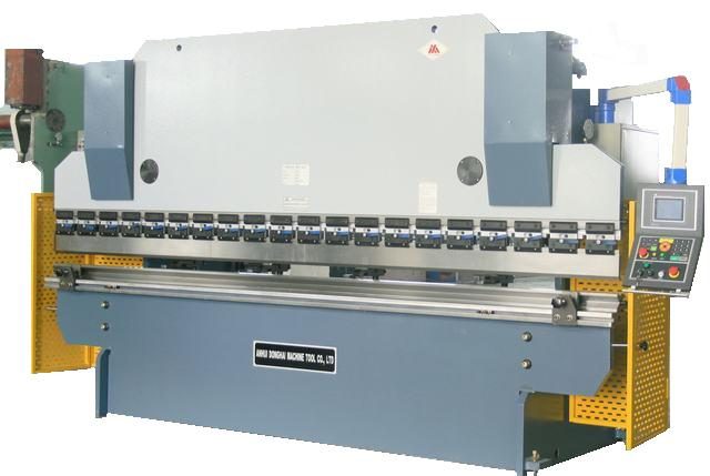 Máy sấn tôn WC67Y-100.2500