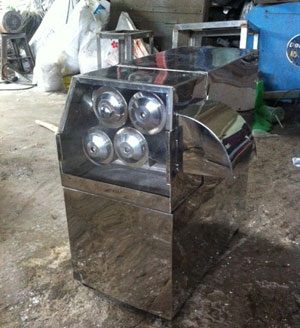 Máy ép nước mía 4 rulo VNC05