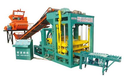 Máy sản xuất gạch bê tông QTJ4-25