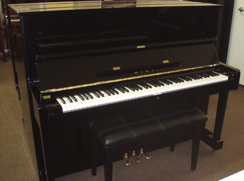 Upright Piano Victor V31