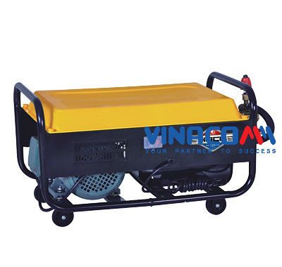 Máy rửa xe chạy bằng dây caruo EB - 55 (2.2KW)