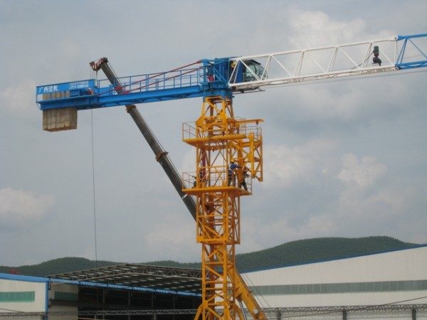 Cẩu tháp QTZ