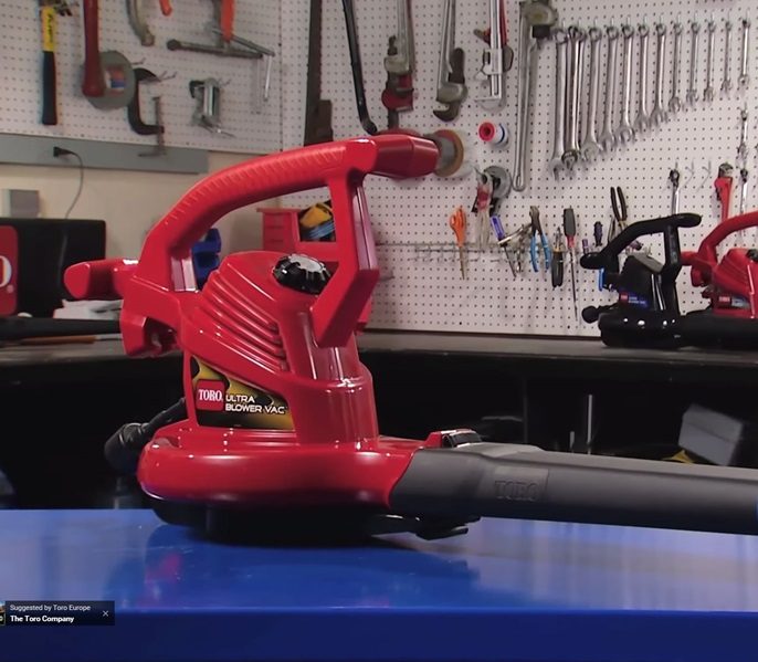 Máy cắt cỏ Toro Ultra Blower CE UK (51563)