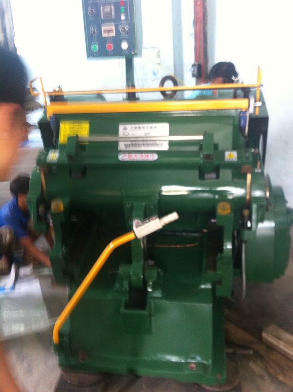 Máy bế giấy ML 930x670