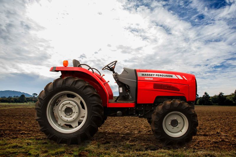 Máy cày Massey Ferguson MF1552