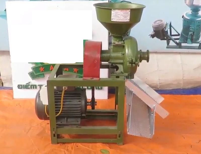 Máy vỡ ngô thành mảnh 3A2,2Kw