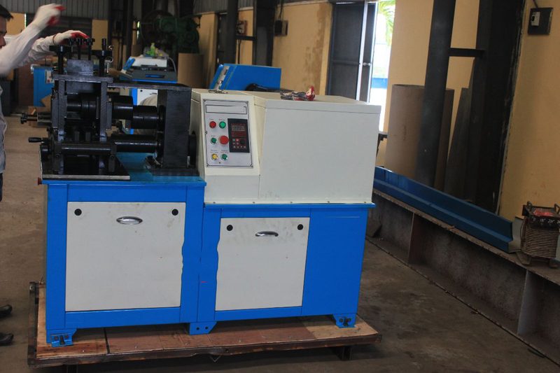 Máy cán hoa văn sắt nghệ thuật LZ 80