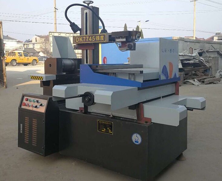 Máy cắt dây CNC DK7745-02