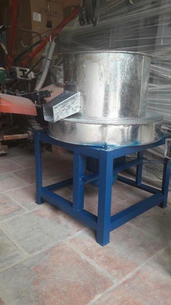 Máy đánh bóng vỏ lụa hạt sen khô 2018