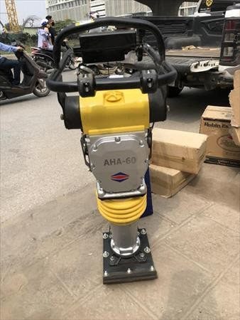 Máy đầm cóc AHA-60