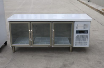 Bàn lạnh Okasu 3 cánh kính 1m8