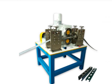 Máy đột lỗ tấm nhựa trục quay BNF