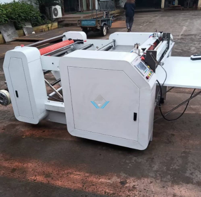 Máy Cắt Cuộn Đề Can HVLG-800