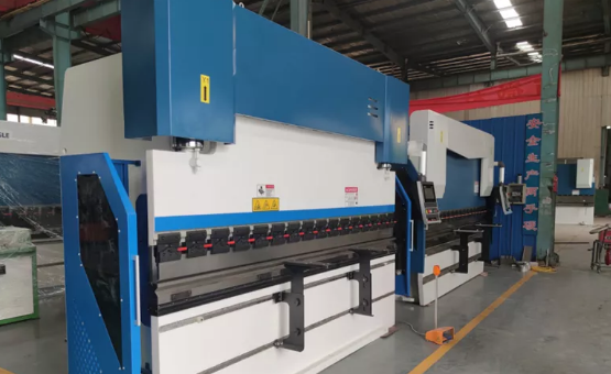Máy ép thủy lực CNC DELEM DA53T-20040