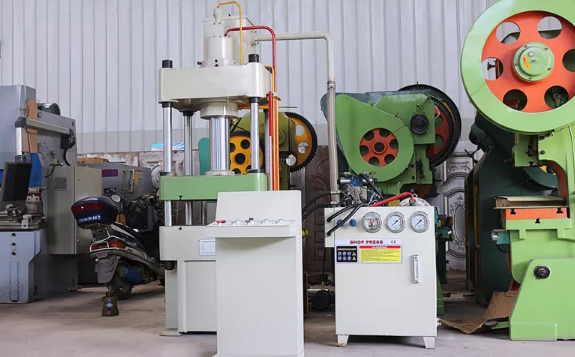 Máy ép thủy lực bốn cột Y32-500A