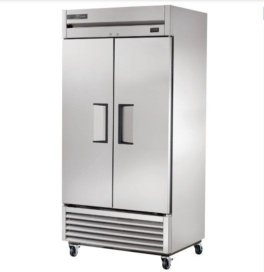 Tủ đông cửa xoay chắc chắn Reach-In TRUE T-35F-HC