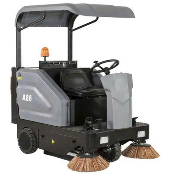 Máy quét rác ngồi lái HiClean A86 (dùng bình)