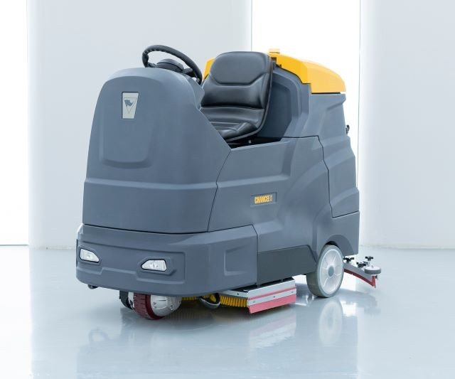 Máy chà sàn liên hợp ngồi lái Chancee K90